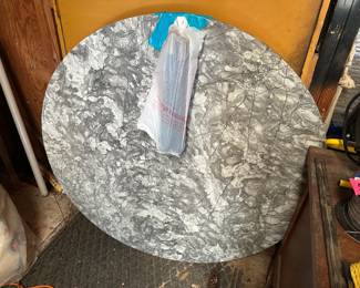 ROUND TABLE TOP LIKE NEW
