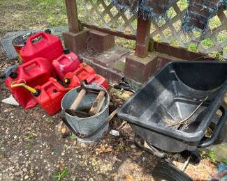 GAS CANS - SPREADER