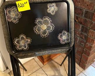 T.V. TRAY SET
