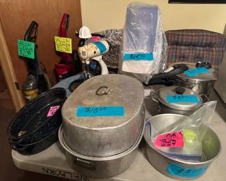 PANS AND POTS - VINTAGE MIXER