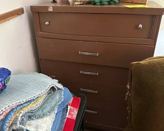 FIVE DRAWER CHEST