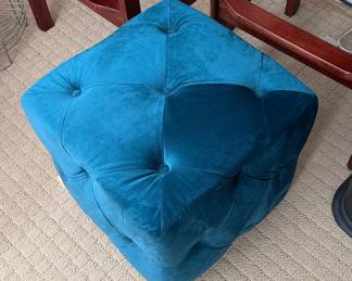 Tufted Velvet Ottoman/Pouf - Teal