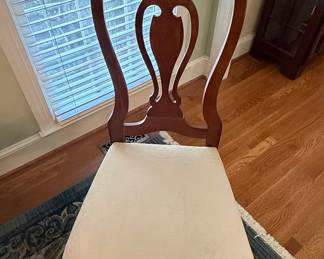 Sumter Cabinet Company Dining Table and Chairs Set