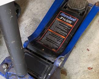 Duralast 3 1/4 Ton Low Profile Garage Jack