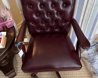 Boss Office Products B905 Executive Chair