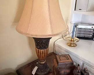 Traditional Fluted Column Table Lamp with Ornate Accents
