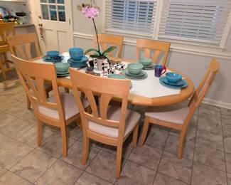 Saloom Kitchen Table