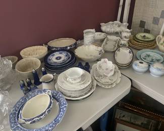 Limoges, flow blue, majolica
