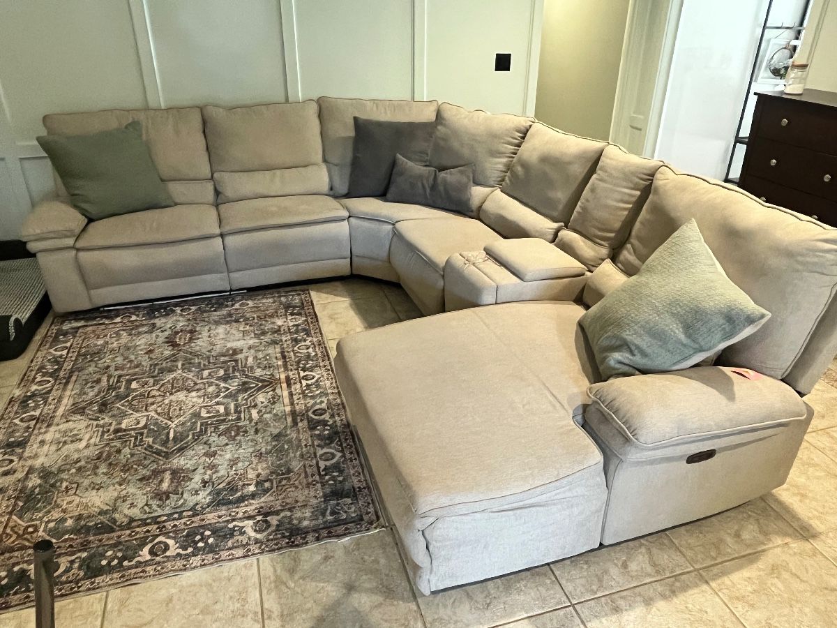 LARGE, WONDERFUL RECLINING SECTIONAL & AREA RUG