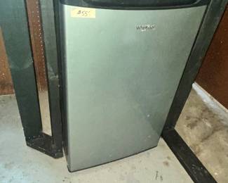 NICE MINI-FRIDGE