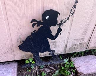 MORE OUTDOOR DECOR