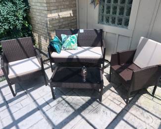 GREAT 4PC PATIO SET!