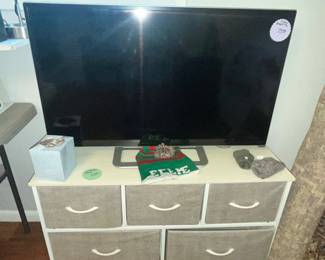 SEVERAL SMALLER TV'S