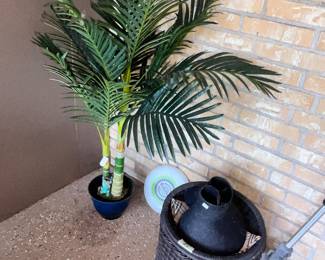 PATIO DECOR