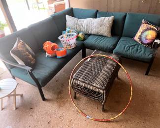 CORNER PATIO SET & WICKER TABLE