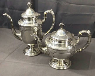 Lot 108: Towle Sterling Louis XIV Coffee & Tea Pots (1000+dwt)