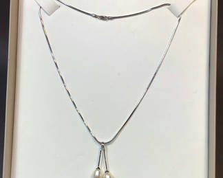 Lot 128: 14K White Gold & Pearls Necklace (4+dwt)