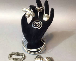 Lot 136: Fun Shapes Sterling Jewelry (43+dwt)