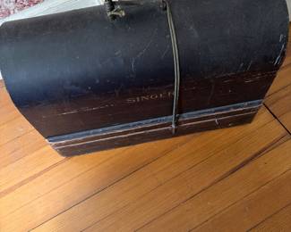 Singer sewing machine in case 