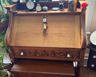 Assorted vintage clocks 