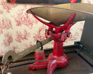 Authentic cast iron scale 