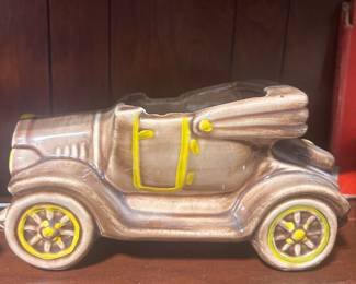 Vintage 1950s McCoy ceramic "Jalopy" car planter
