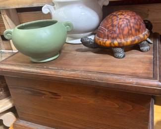 Vintage Tiffany-style box turtle glass and brass lamp