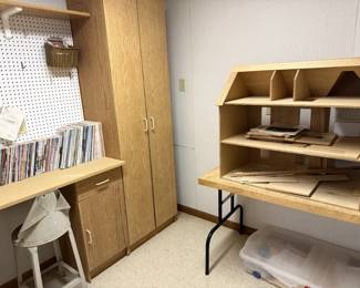 Dollhouse Room Equipment and Supplies