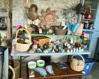 PATIO & GARDEN ITEMS & DECOR!