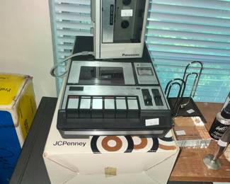VINTAGE CASSETTE PLAYER w/ BOX