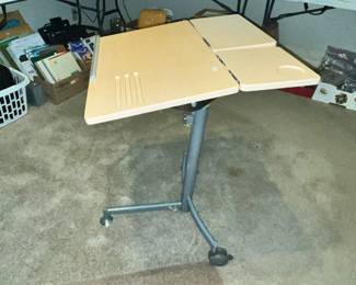 PORTABLE DESK