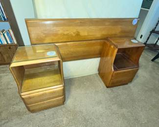 MCM HEADBOARD & PAIR OF BEDSIDE TABLES - RESEMBLES HEYWOOD WAKEFIELD