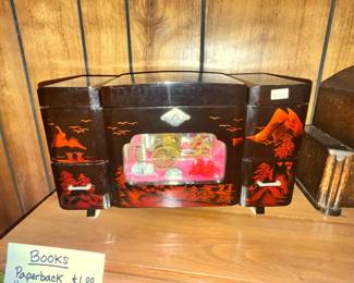 WONDERFUL JAPANESE BLACK LACQUER MUSICAL JEWELRY BOX!