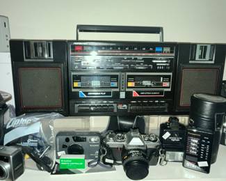 VINTAGE SOUNDESIGN BOOM BOX, MINOLTA CAMERA & EXTRAS