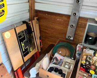 FOLDING SAW TABLE