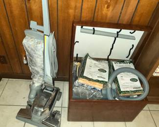 VERY NICE 2003 KIRBY "ULTIMATE G" VACUUM w/ LOTS OF ACCESSORIES!