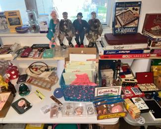 TOYS, GAMES & DOLLS
