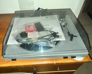 ION USB TURNTABLE w/ EXTRAS