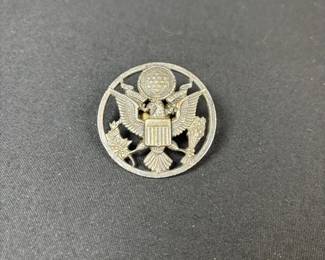 Vintage US Army Eagle Round Insignia Pin