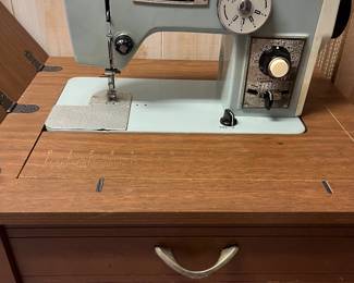 Vintage Sewing Machine 