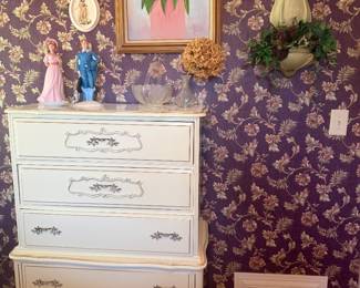 French Provincial 5drawer Dresser, Glassware, Ceramics 