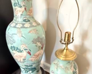 Vintage Dynasty by Heigill Handpainted Porcelain Vase Lamp - Made in Macau