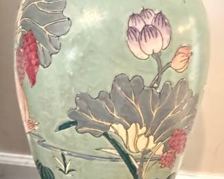 Vintage Dynasty by Heigill Handpainted Porcelain Vase Lamp - Made in Macau