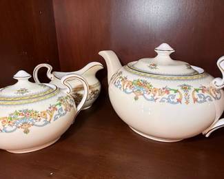 Aynsley Henley Fine English Bone China Tea Set