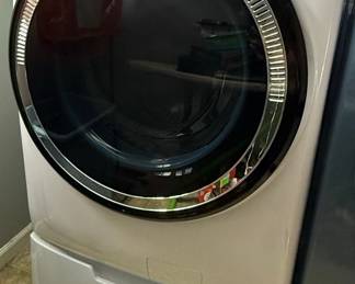 GE Appliances GFW550SN2WW Smart Front Load Clothes Washer