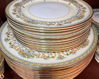 Aynsley Henley Fine English Bone China Tea Set