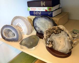 Agate/geode slices, mineral bookends and decorative stone pieces.