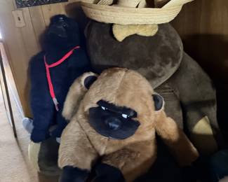Stuffed buffalo or animal and plush dog/toy grouping.