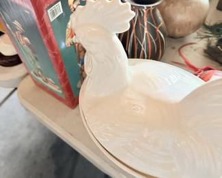 White ceramic chicken/hen covered dish or planter; kitchen collectible.