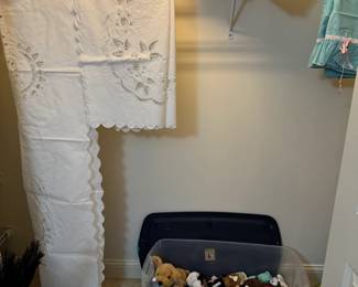 Beanie Babies, vintage linens, y2k